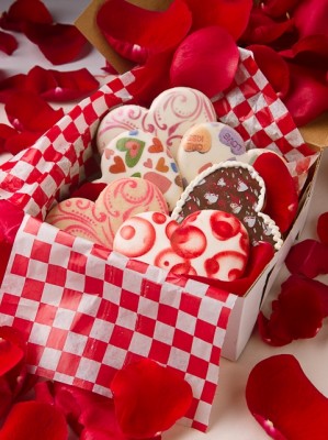 Heart-shaped cookies are very Heart-shaped cookies are very