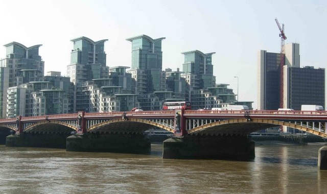 Bridges on River Thames in London