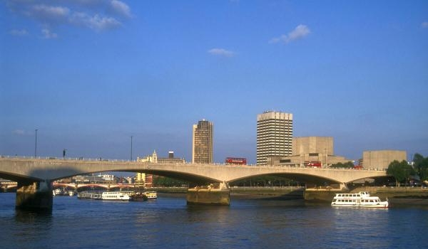Bridges on River Thames in London