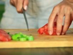 Guide to Slicing a Tomato