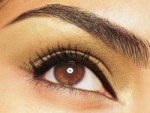 How to Pluck Your Eyebrows