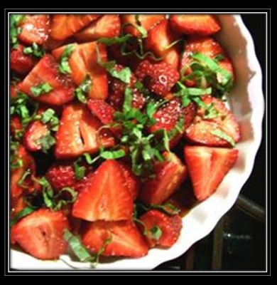 Sweet and Tart Strawberry Salad Recipe