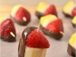 make Chocolate Covered Banana Split Bites