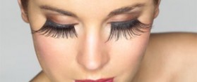 Applying False Eyelashes Perfectly and Easily