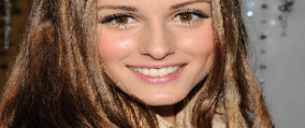Apply Minimalistic Makeup