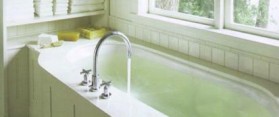 Clean Stains Off an Old Bathtub