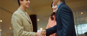 Tips about How to Greet People at Your First Introduction