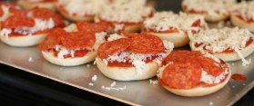 How to Make Bagel Pizzas