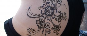 Make Accents in Henna Designs