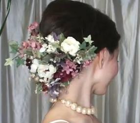 Use Flowers in a Wedding Hairstyle