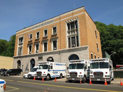 Police Stations near bank station
