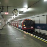 Train in tubestation