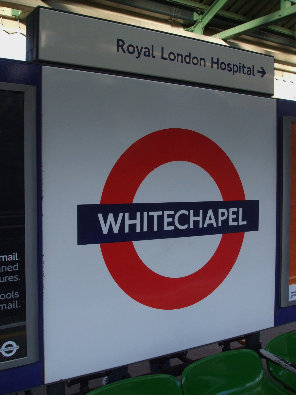 Whitechapel_station_roundel