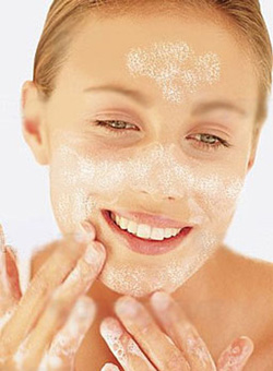 Making Home Made Acne Spot Treatment