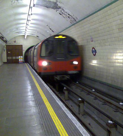 first last train Piccadilly tube line in london
