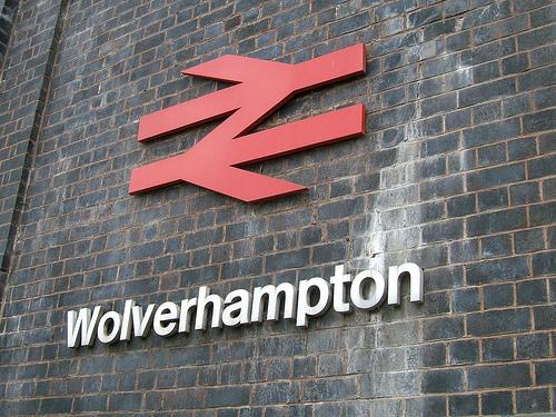 travel guide london to wolverhampton