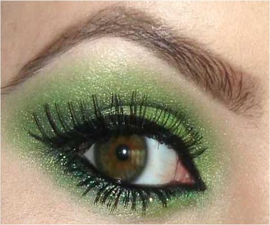 green eyeshadow