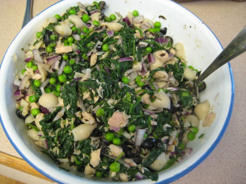 Spinach Pea and Red Onion Salad Recipe
