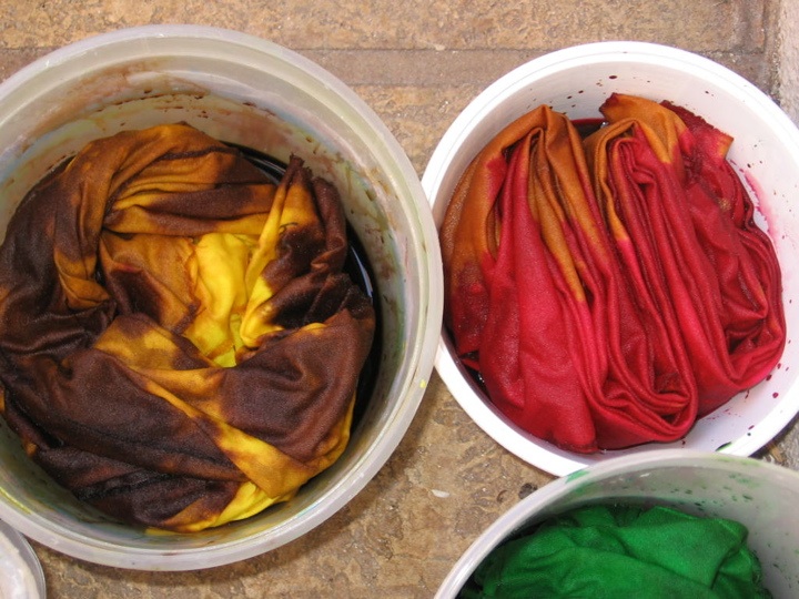 how to dye clothes in tubs