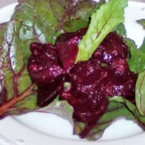 garlicky beetroot salad