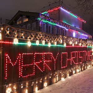 How to Make Signs with Christmas Lights