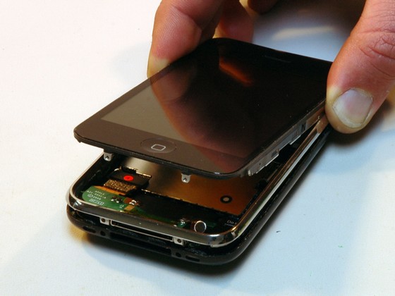 Dismantling Iphone