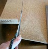 Cutting cork pieces