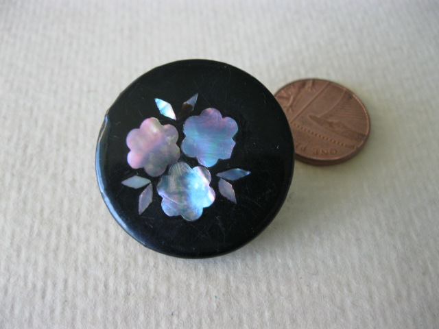 Buttons from Paper Scraps