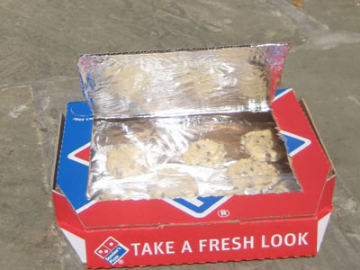 Making Solar Oven from a Pizza Box