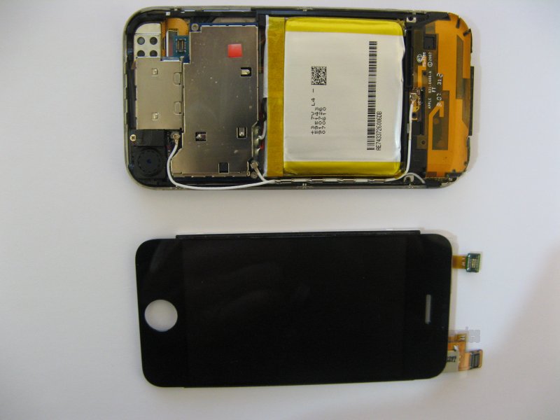 Opened iPhone 2G