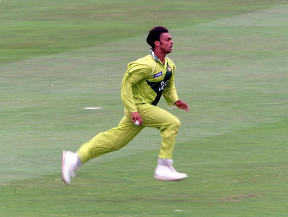 fast bowler