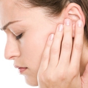 Feeling uncomfortable due to water trapped in ear