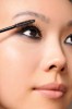 Applying mascara