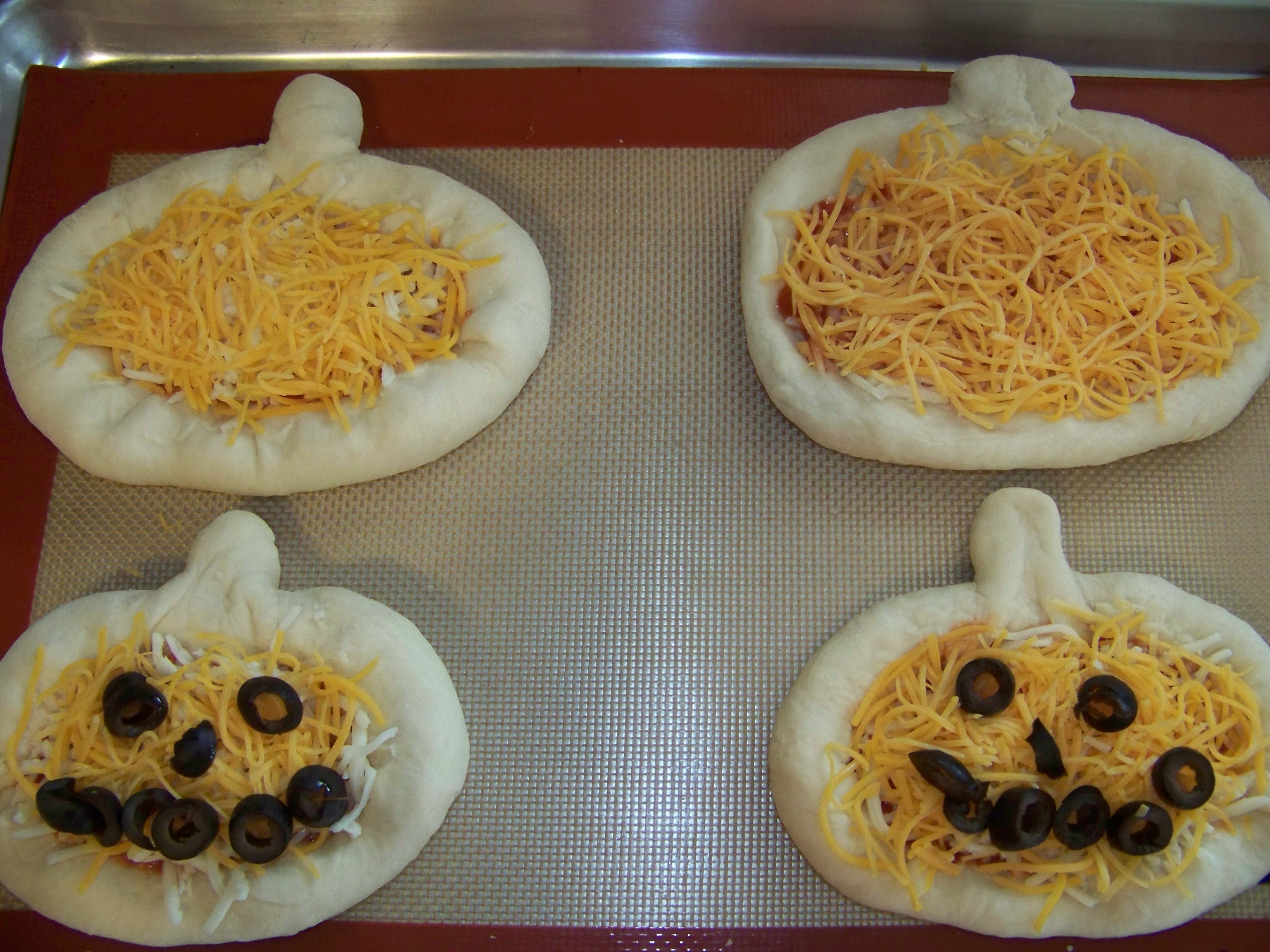 Pumpkin Pizza, really adorable