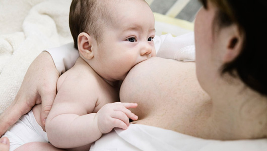 Breastfeeding Twins at the Same Time