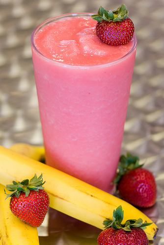 Make Strawberry & Banana Smoothie
