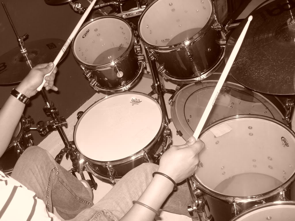 Play a Drum Set For Beginners