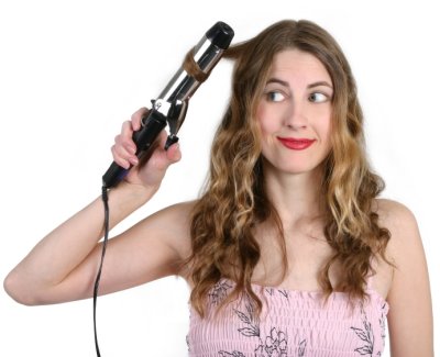 Prevent damaging your hair while using a curling iron