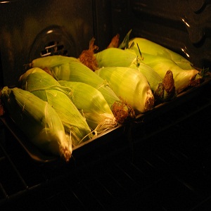 How to Bake Ears of Corn in the Oven