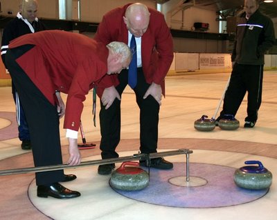 Curling Measuring Device