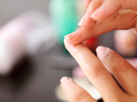 How to Check Cuticles for a Manicure