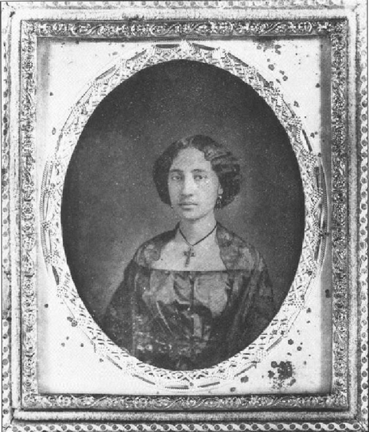 Daguerreotypes, not easy to identify