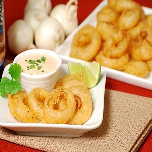 Onion Rings with Dipping Sauce