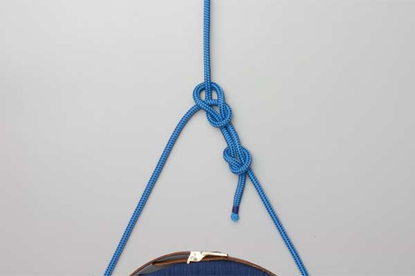 How to Tie a Bowline One-Handed