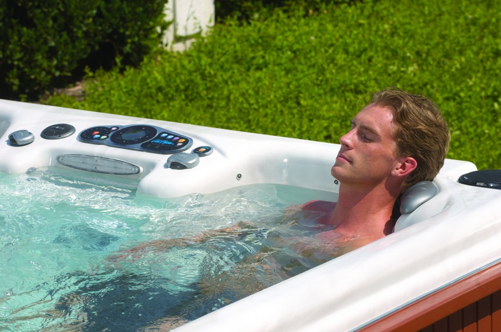 Know the Difference between Hot Tub and Spa
