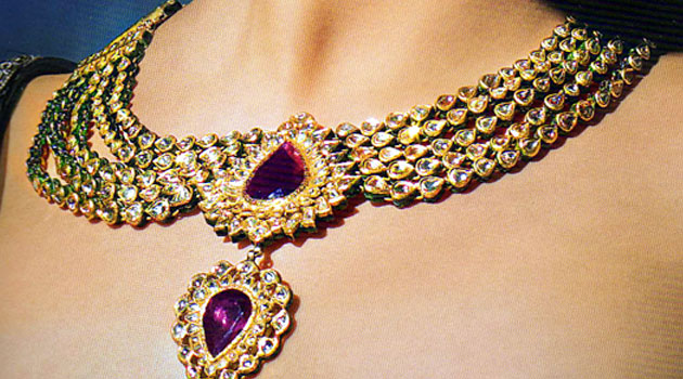 Kundan and Polki used in jewellery