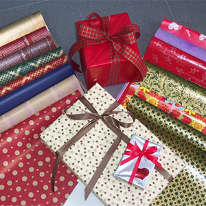 How to Make Christmas Wrapping Paper