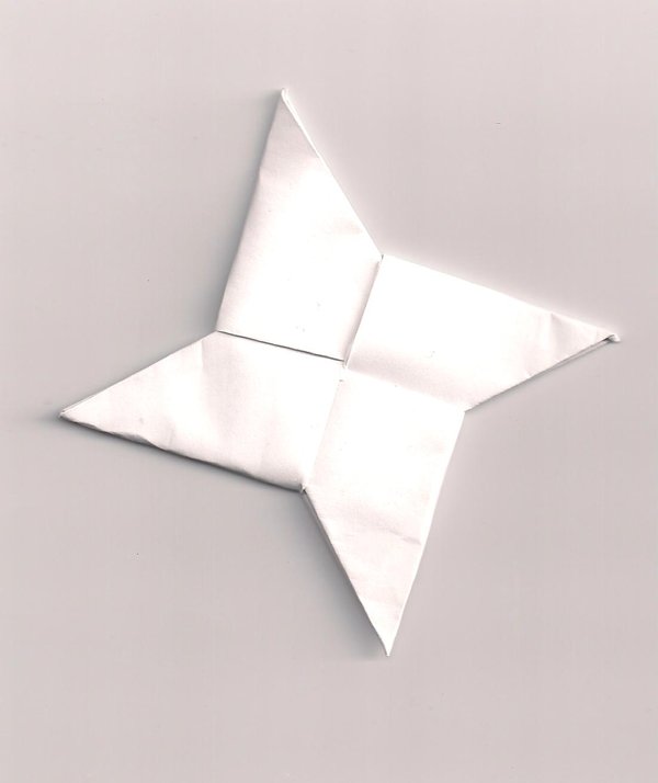A throwing star out of paper