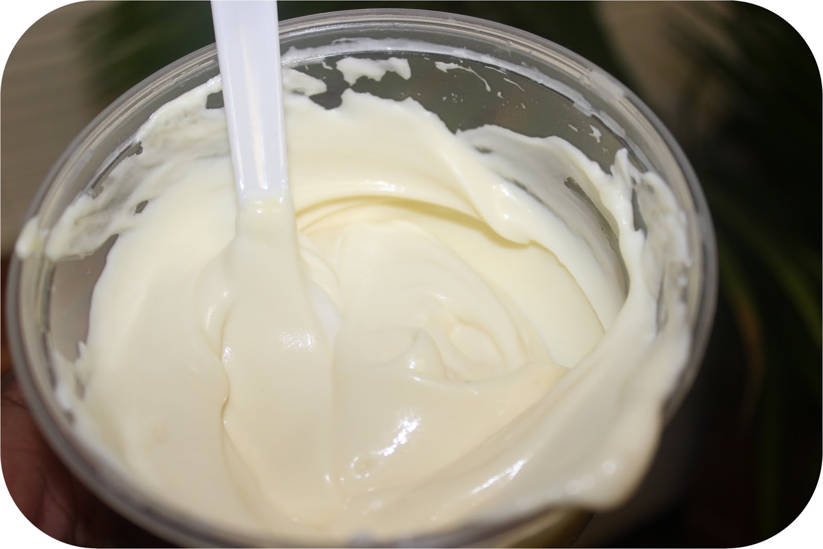 How to Make Yogurt Hair Conditioner